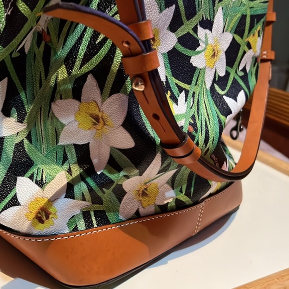 NWOT Dooney and Bourke flowered bag. Gorgeous. Purchased never used - Picture 5 of 10